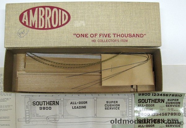 Ambroid 1/87 Pullman Standard Full-Door HO Boxcar 'Southern All-Door Loading Super Cushion Service' - HO Craftsman Kit, 2 plastic model kit